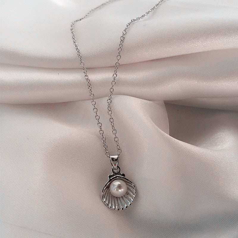 Shell Pearl Necklace