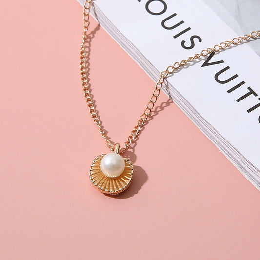 Shell Pearl Necklace